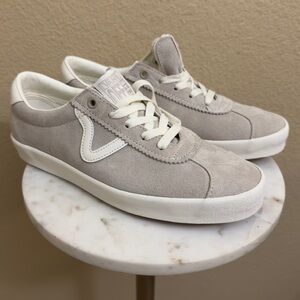 NEW Women VANS sport low sneakers leather suede gray heritage logo Casual Sz 9